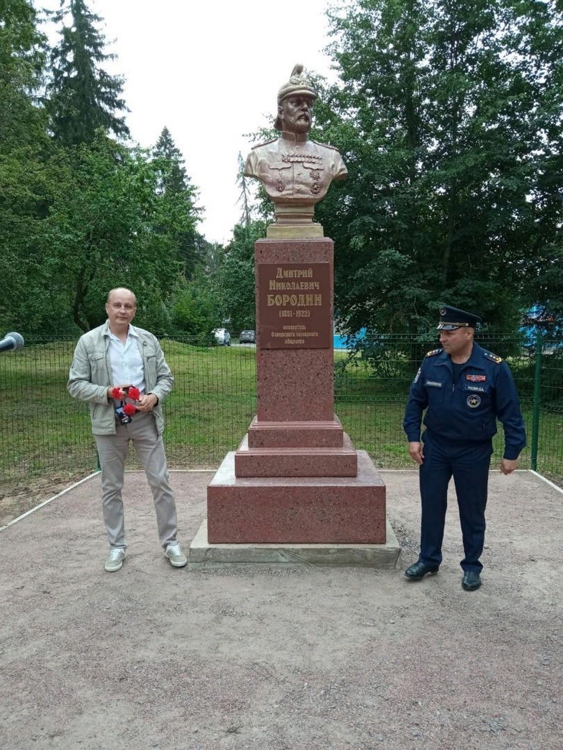 Бюст основателю Сиверского пожарного общества Дмитрию Бородину - гп.  Сиверский, Белогорское ш. 14 на портале ВДПО.РФ